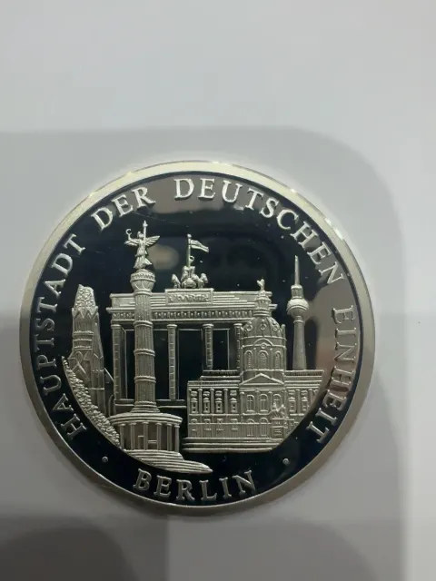 Das Medal - Hauptstadt der Deutschen Einheit